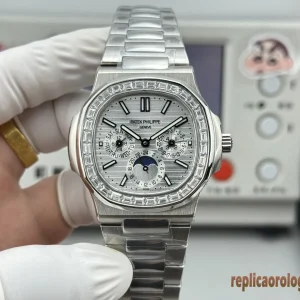 Patek Philippe Nautilus Argento Lunetta Diamantata Orologi Replica Bracciale Acciaio Uomo Movimento Automatico Orologio Clone 1:1
