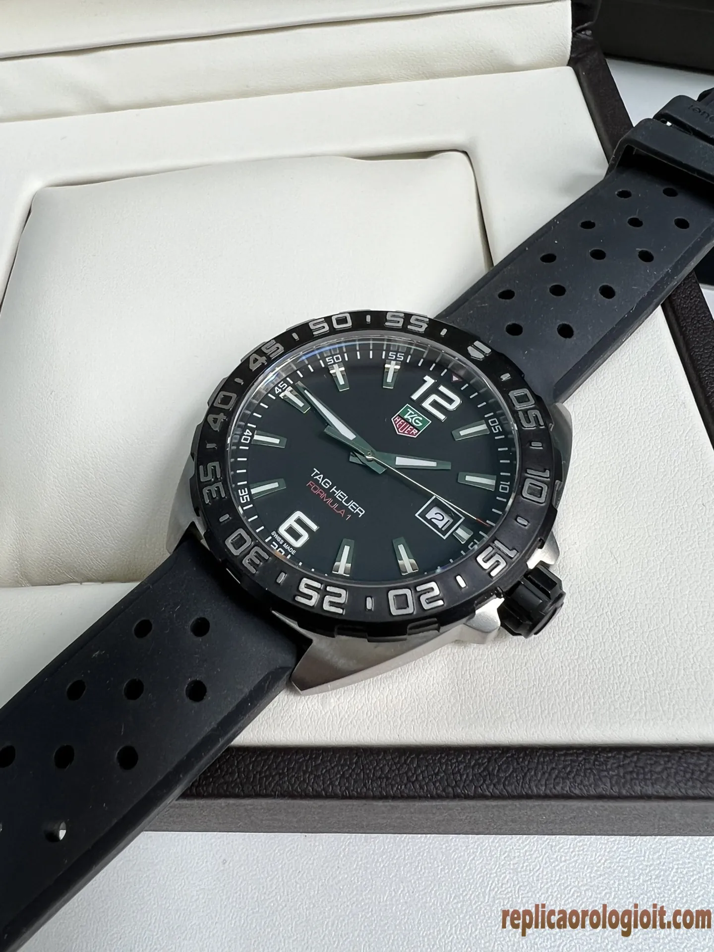 Tag Heuer Formula 1 Nero Lunetta Gialla Orologi Replica Cinturino in Gomma Uomo Movimento Automatico Orologio Clone 1:1 - immagine 7