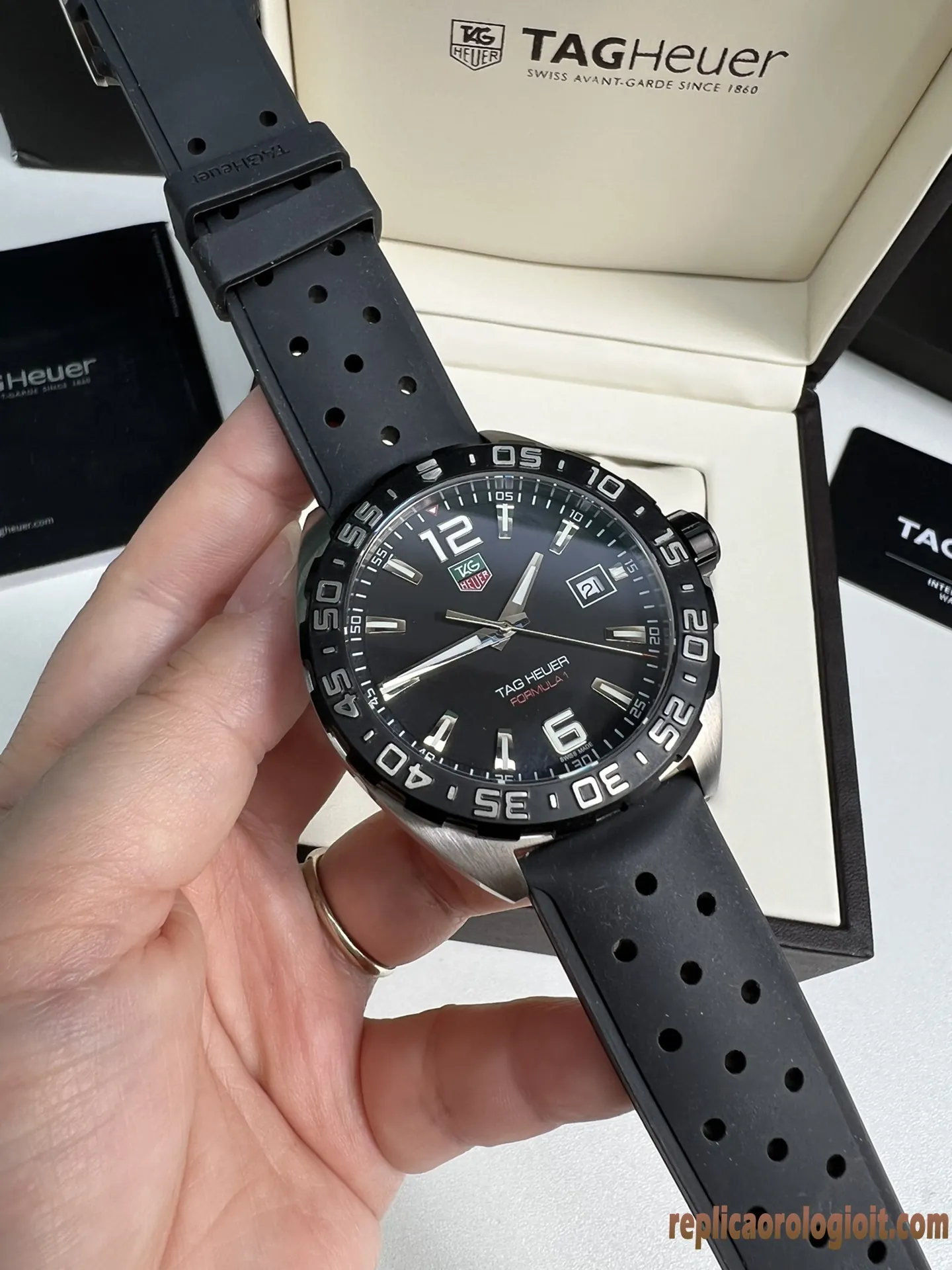 Tag Heuer Formula 1 Nero Lunetta Gialla Orologi Replica Cinturino in Gomma Uomo Movimento Automatico Orologio Clone 1:1 - immagine 8